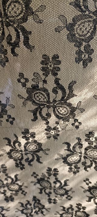 Stola o sciarpa pizzo chantilly “seta pura” nero