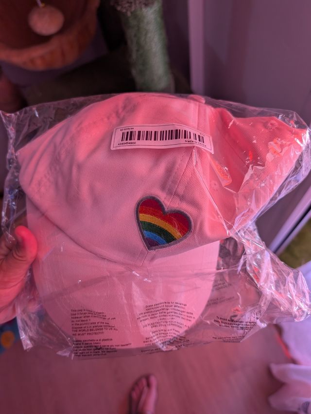 Gorra rosa LGBT arcoiris