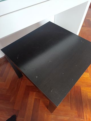Mesita negra IKEA - Cómoda y práctica