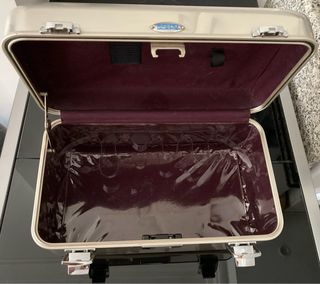 Neceser Zero Halliburton plata