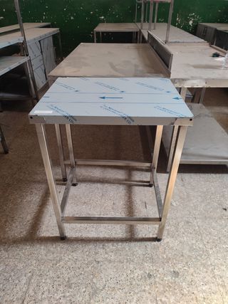 MESA INDUSTRIAL DE 70 CM
