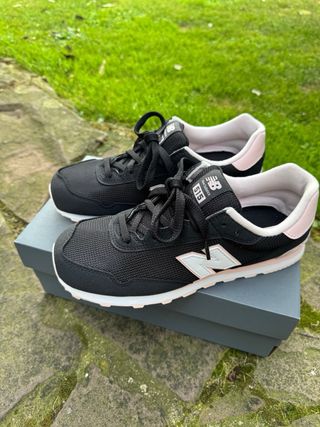 New Balance 515 - Negras/Rosa - 39