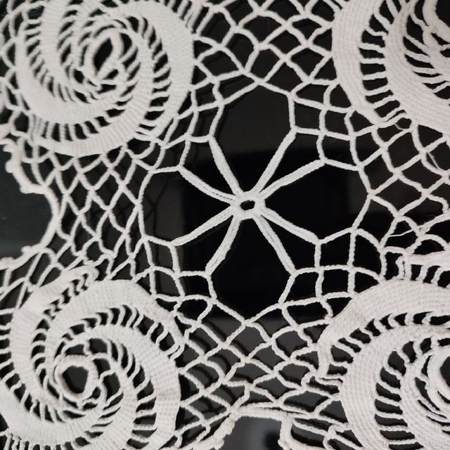 Centrino uncinetto cotone fatto a mano 38 * 38 cm.