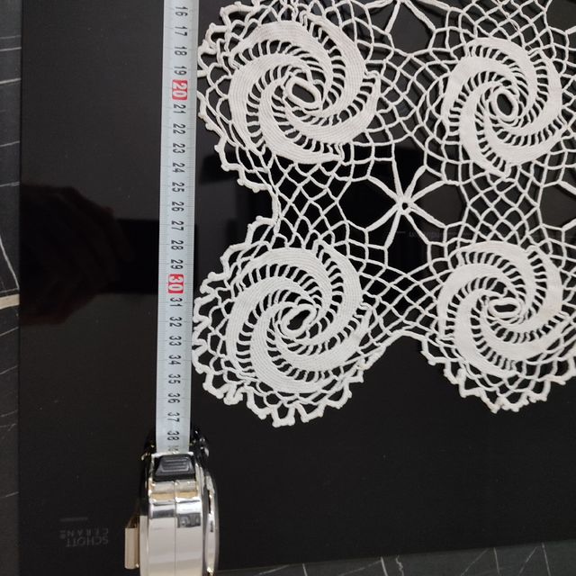 Centrino uncinetto cotone fatto a mano 38 * 38 cm.