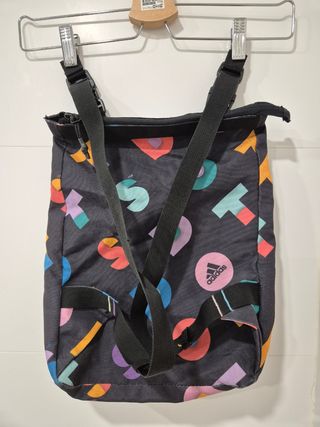 Mochila Adidas x LEGO.