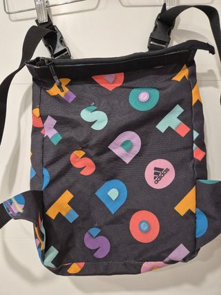 Mochila Adidas x LEGO.