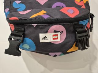 Mochila Adidas x LEGO.