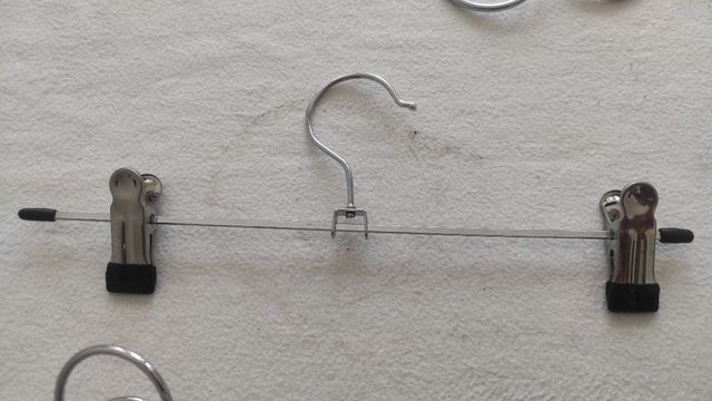 Lotto grucce stampelle appendiabiti assortito