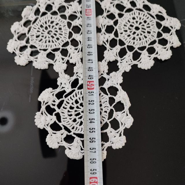 Centrino uncinetto cotone 58 * 23 cm. Fatto a mano