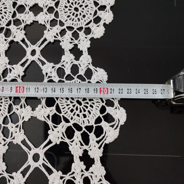 Centrino uncinetto cotone 58 * 23 cm. Fatto a mano