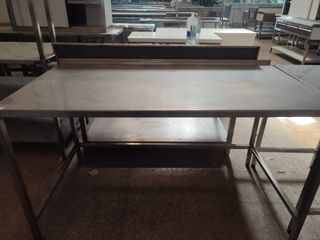 MESA INDUSTRIAL DE 146 CM