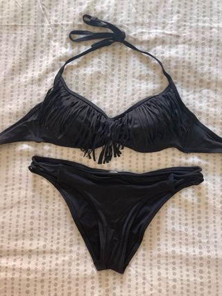 Bikini negro flecos