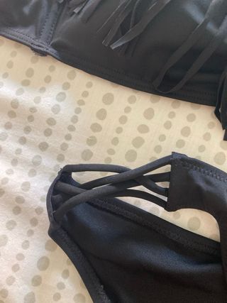 Bikini negro flecos