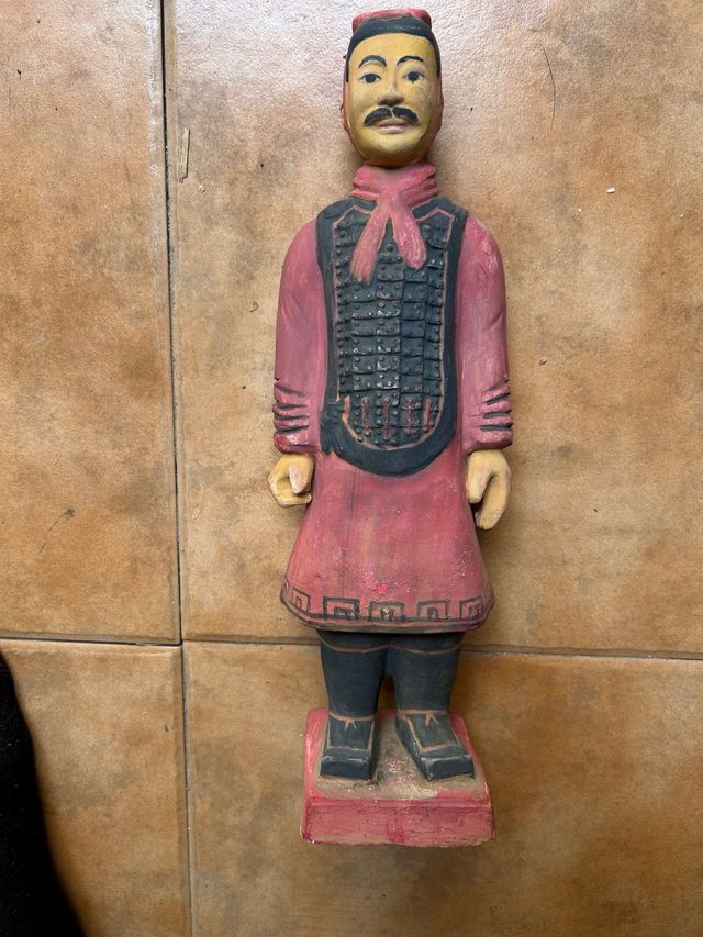 Figura guerrero terracota vintage