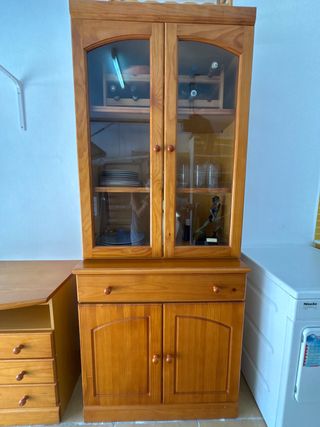 Mueble madera pino: vitrina + cajonera