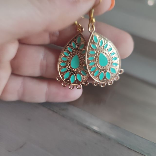 Pendientes dorados turquesa
