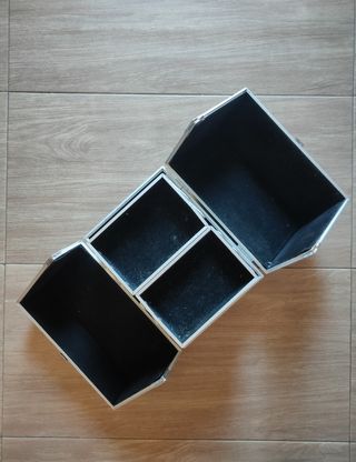 MALETÍN DE MAQUILLAJE/HERRAMIENTAS MUY NUEVO