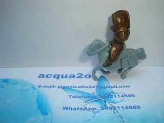 Soldatini Kinder Cavalieri a cavallo grigio - Meta