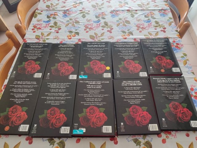 Set 9  libri della saga il diario del vampiro.