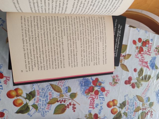 Set 9  libri della saga il diario del vampiro.