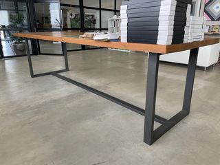 Mesa madera maciza - Patas metalicas