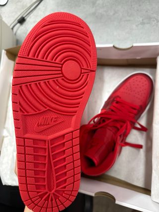 Zapatillas Jordan 1 Mid Rojo charol