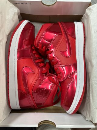 Zapatillas Jordan 1 Mid Rojo charol
