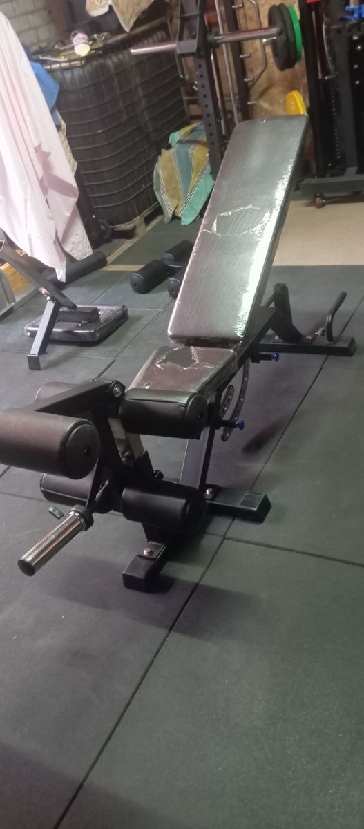 Banco musculación profesional y accesorios