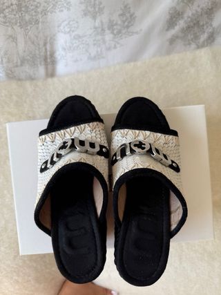 Sandalias cuña MOU blanco-negro