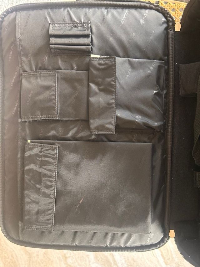 Maletín SOLDEX - Portaordenador Negro
30x6x40