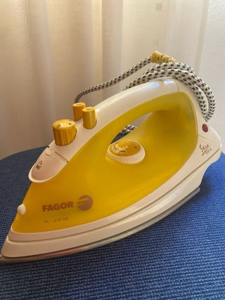 Plancha Stira 1200W - Amarillo