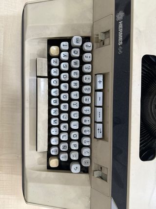 Máquina antigua de escribir Hermes 44 Vintage