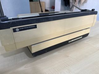 Máquina antigua de escribir Hermes 44 Vintage