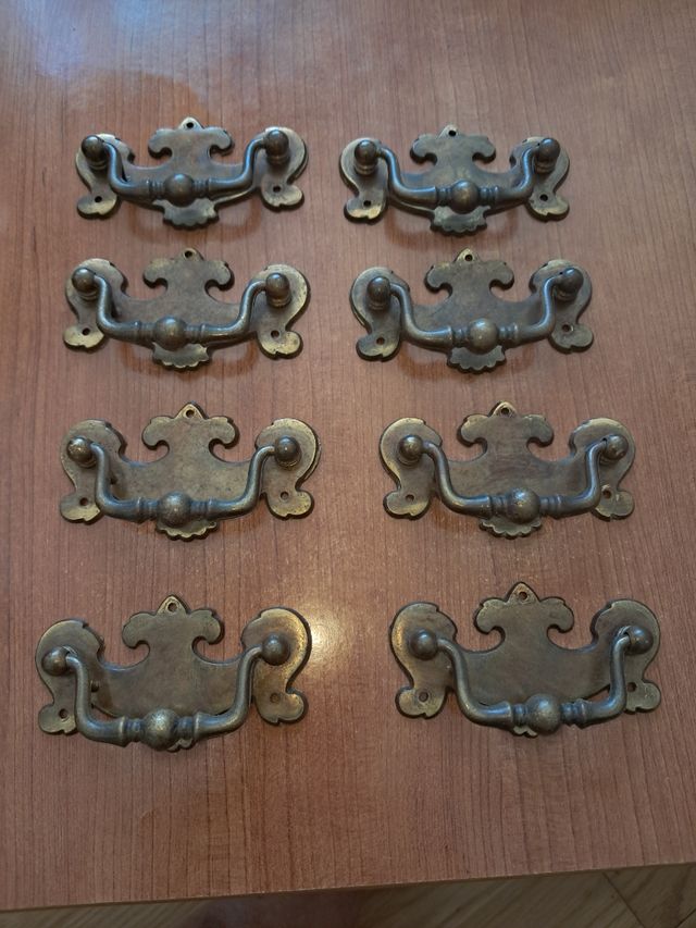 8 Tiradores antiguos metal dorado