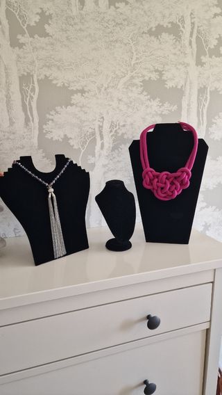 Expositores terciopelo collares