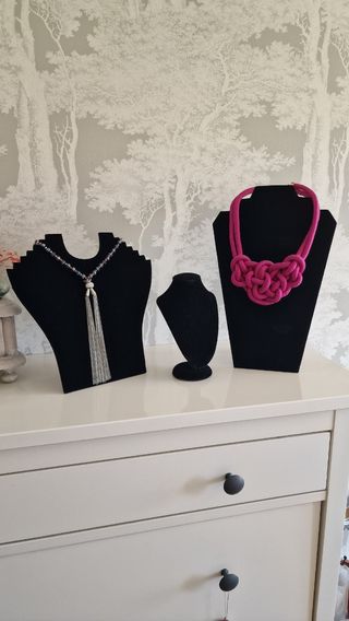 Expositores terciopelo collares