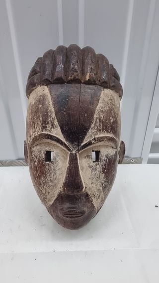Máscara tribal africana antigua