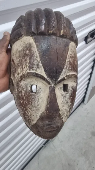 Máscara tribal africana antigua