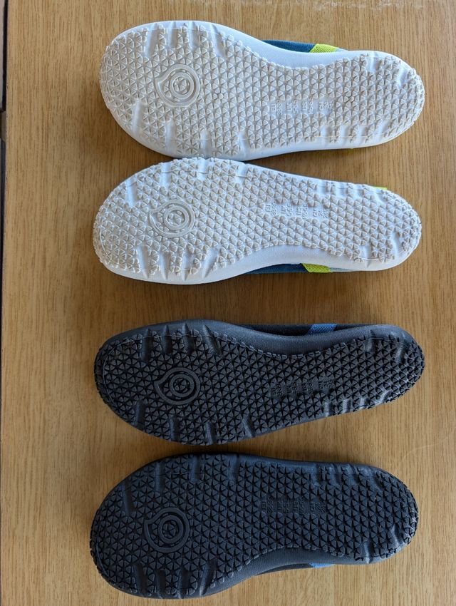 2 pares de escarpines agua talla 38-39