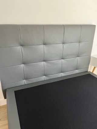 Cabecero y base tapizada