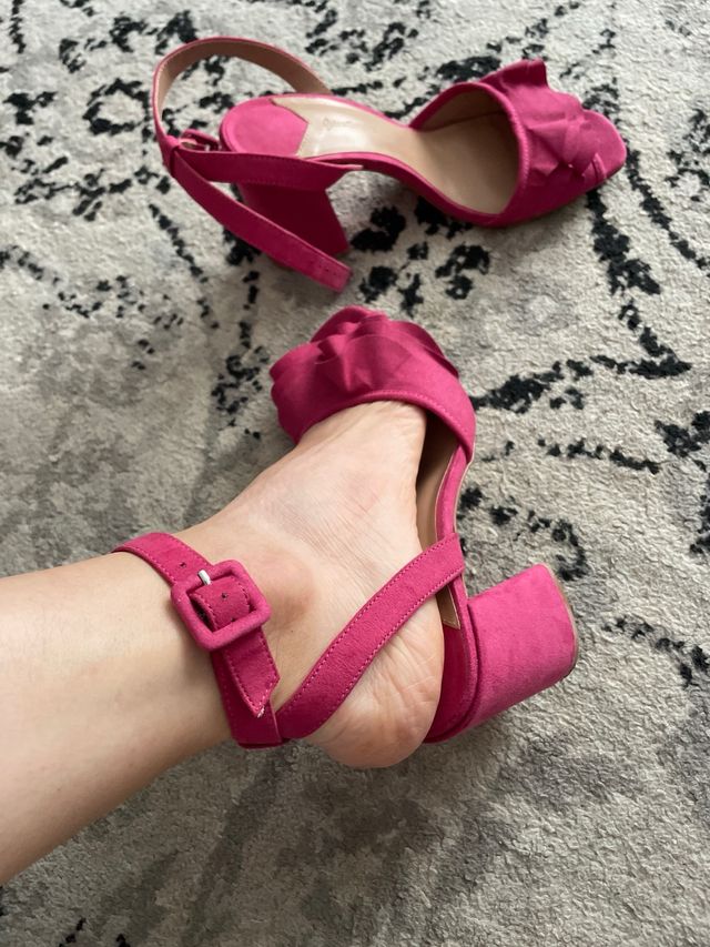 Sandalias Stradivarius rosa