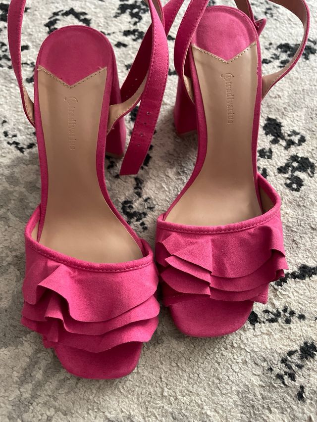Sandalias Stradivarius rosa