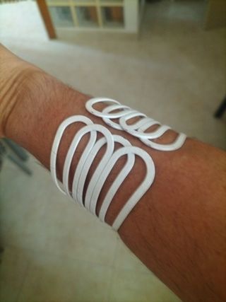 Pulsera blanca artesanal