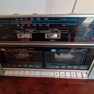 Radio Cassette Tobishi RT-1760 - Gris Plata