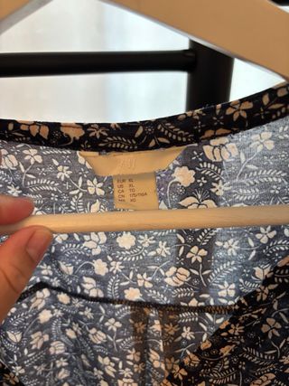 Blusa H&M azul estampada XL