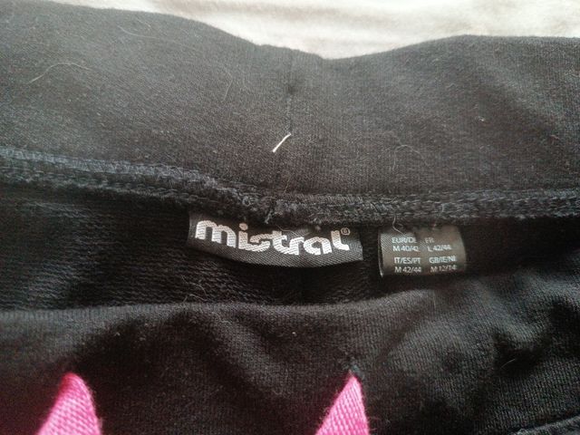 Shorts deportivos Mistral negros M