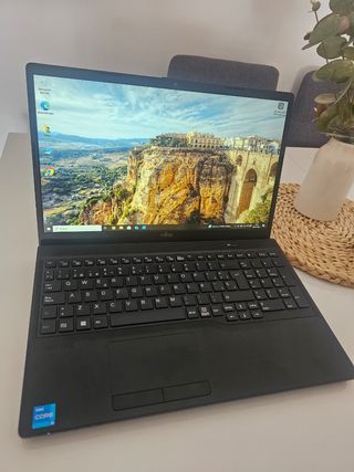 Portátil Fujitsu LIFEBOOK i5-16GB RAM IMPECABLE