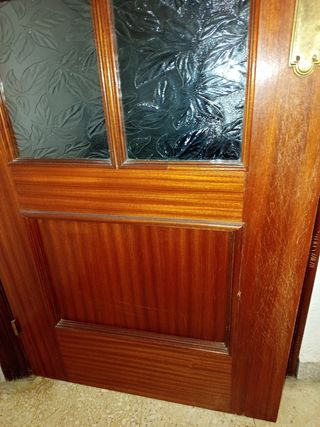 Puerta interior madera maciza cristalera