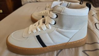 Zapatillas Zara blancas niña