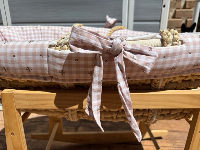 Cuna Moisés mimbre + colchoncito